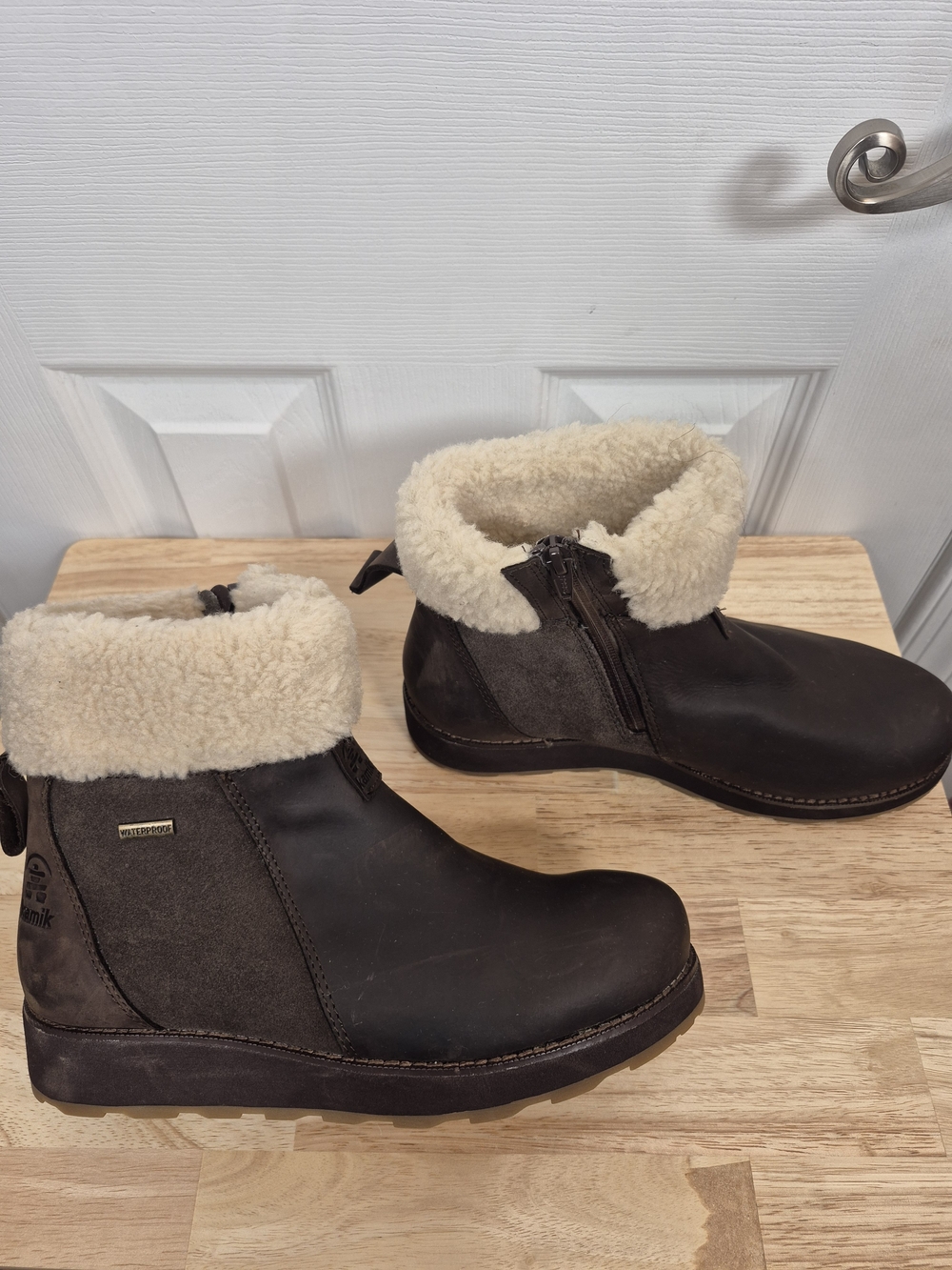Kamik Ariel F Zip Waterproof Shearling Ankle Boots Dark Brown NWT 7.5